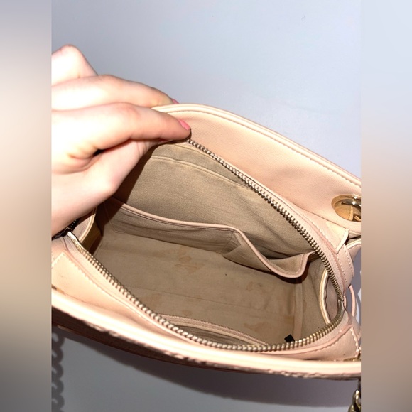 BLUSH & GOLD GUESS PURSE - Picture 5 of 5